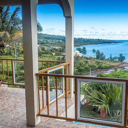 La Terrasse Hotel Port South East Екстериор снимка